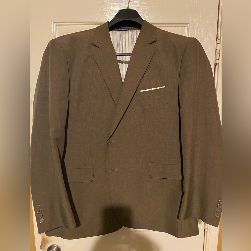 Stanford suit worn twice. Good condition.